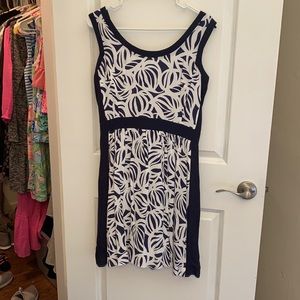 Lilly size 6 navy and white back zip dress